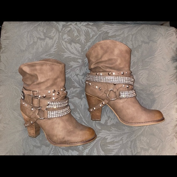 Not Rated Swanky Boot - Picture 1 of 4